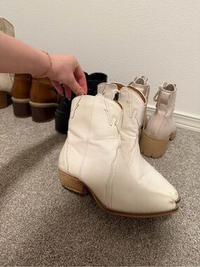 White Women's Western Ankle Boots - Stylish Leather Look- cowgirl boots